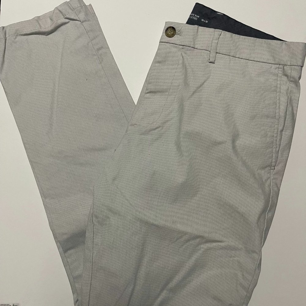 Old Navy Ultimate Slim Khaki 36x32